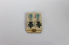 Load image into Gallery viewer, Earrings 22
