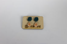 Load image into Gallery viewer, Earrings 20
